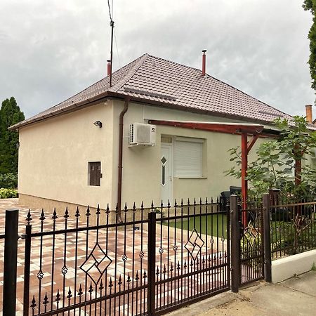 Adam Apartman Hajdúszoboszló Kültér fotó