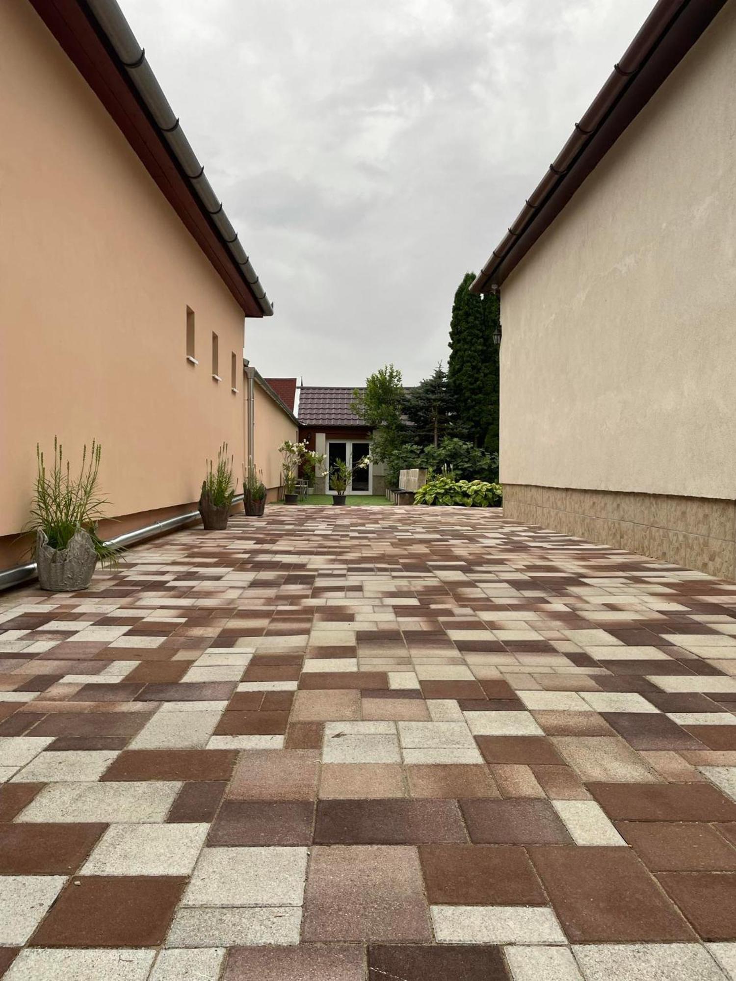 Adam Apartman Hajdúszoboszló Kültér fotó